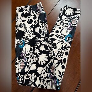 Lularoe One Size Disney Cruella Deville Leggings NEW